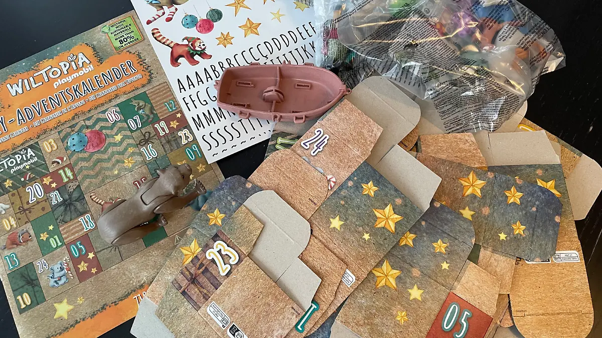 Beim Wiltopia-Adventskalender von Playmobil müssen erstmal die Eltern basteln