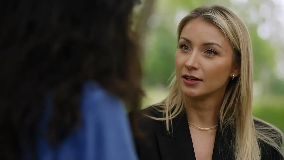 Hier wird Mariella Ahrens eiskalt belogen Anna-Carina Woitschack hat keine andere Wahl