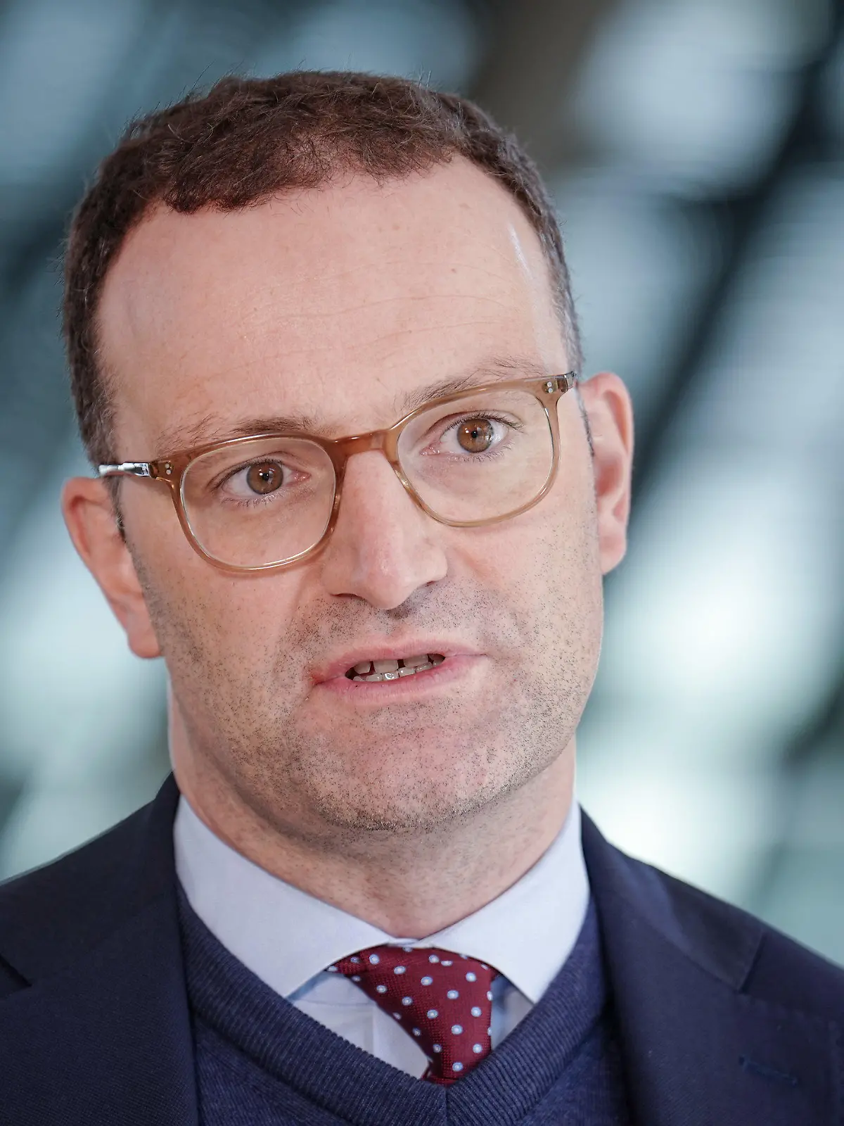 ARCHIV - 20.09.2022, Berlin: Jens Spahn (CDU) gibt zu Beginn der Unions-Fraktionssitzung ein Fernsehinterview im Reichstagsgebäude. (zu dpa: "CDU-Präsidiumsmitglied Spahn kritisiert Zentralrat der Muslime") Foto: Kay Nietfeld/dpa +++ dpa-Bildfunk +++