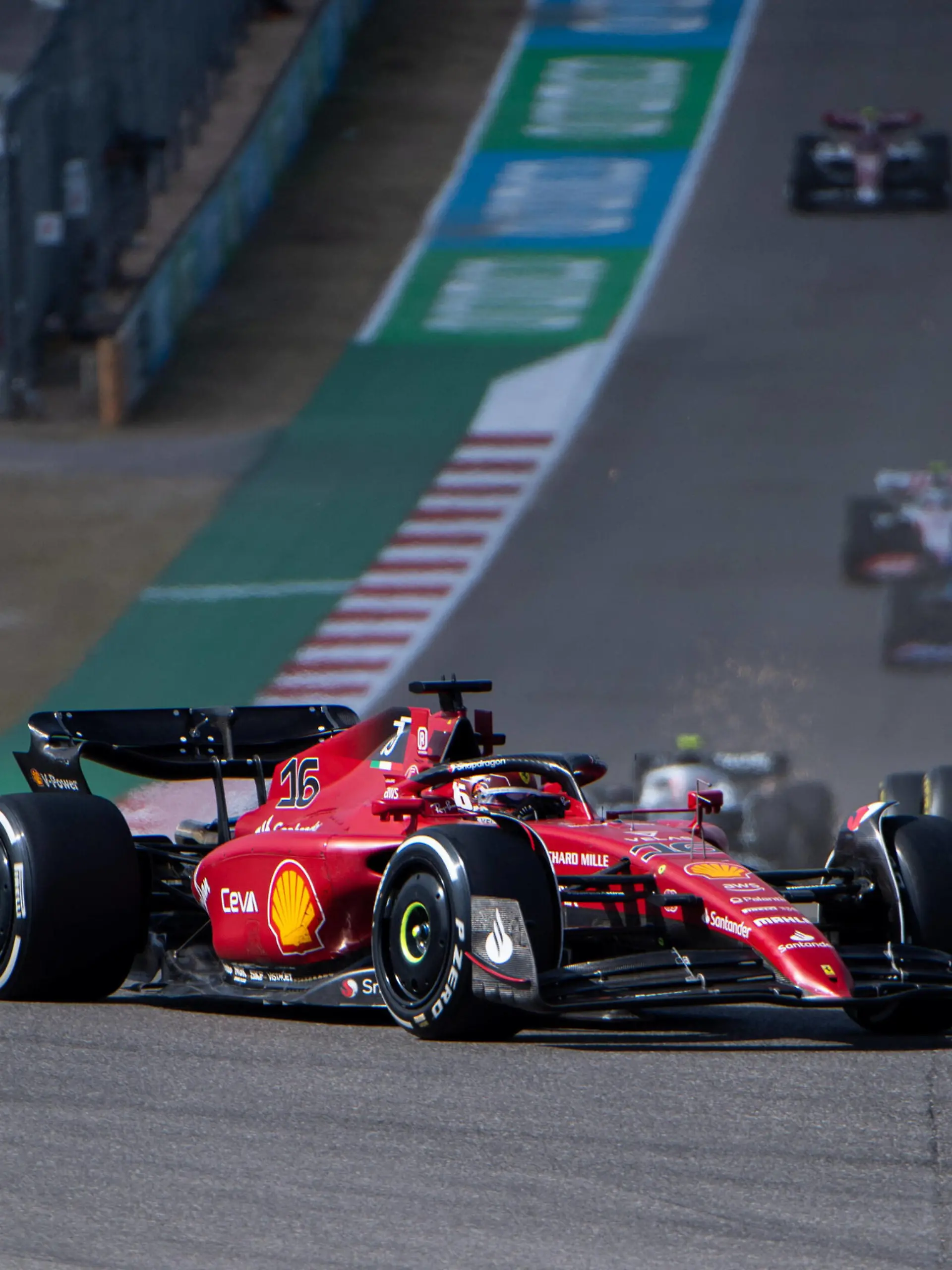  Charles Leclerc MCO, Scuderia Ferrari 16 vor George Russell UK, Mercedes AMG Petronas F1 Team 63, Lance Stroll CAN, Aston Martin Aramco Cognizant F1 Team 18, USA, Formel 1 Grand Prix der USA, Circuit of the Americas Austin, Rennen, 23.10.2022 USA, Formel 1 Grand Prix der USA, Circuit of the Americas Austin, Rennen, 23.10.2022 Austin *** Charles Leclerc MCO, Scuderia Ferrari 16 ahead of George Russell UK, Mercedes AMG Petronas F1 Team 63 , Lance Stroll CAN, Aston Martin Aramco Cognizant F1 Team 18 , USA, Formula 1 Grand Prix of the USA, Circuit of the Americas Austin, race, 23 10 2022 USA, Formula 1 Grand Prix of the USA, Circuit of the Americas Austin, race, 23 10 2022 Austin Copyright: xEibner/Memmlerx EP_MMR