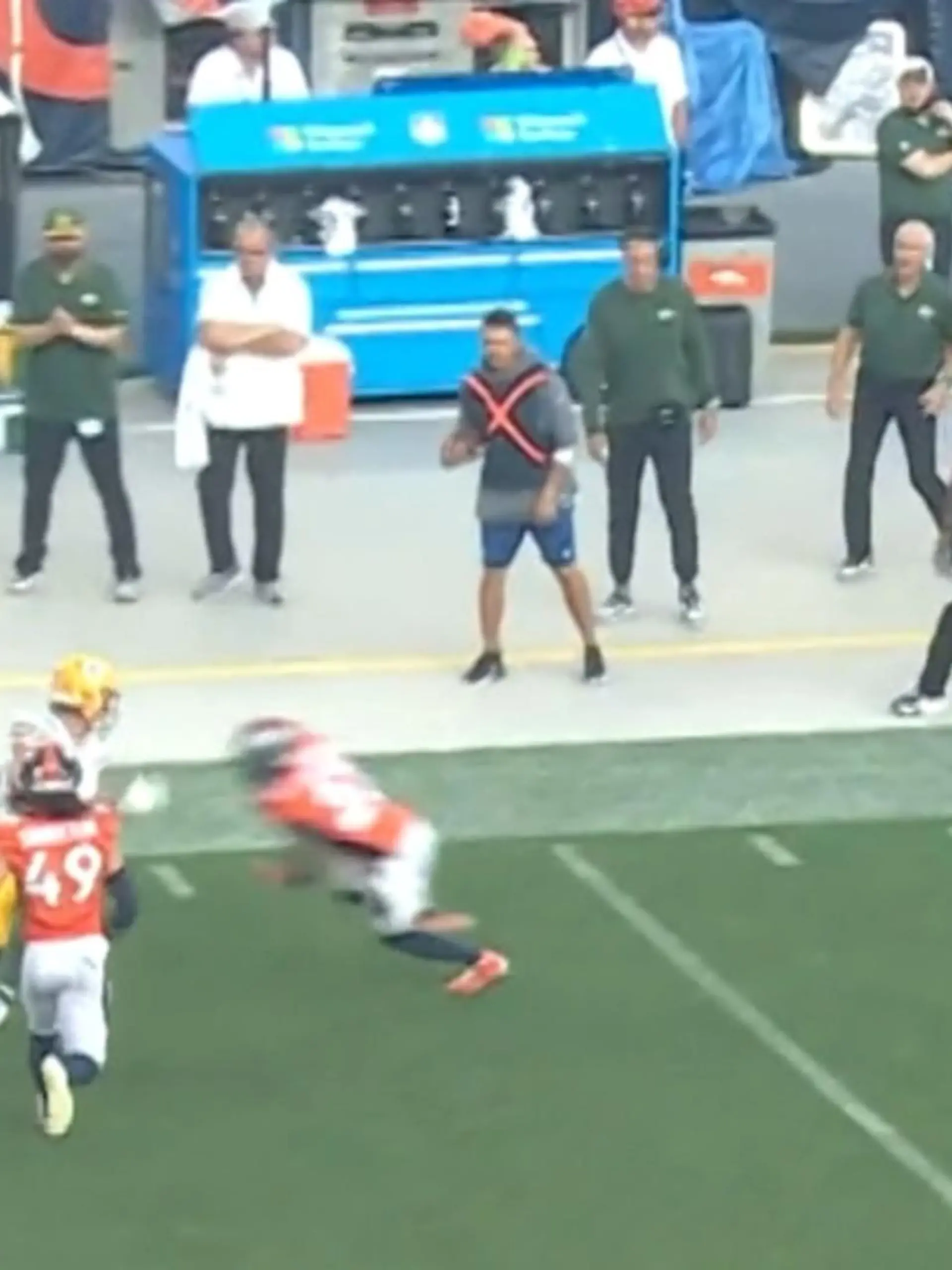 Die NFL greift durch! Nach seinem brutalen Hit gegen den Helm von Packers-Tight-End Luke Musgrave wird Kareem Jackson, Safety der Denver Broncos, für vier Spiele gesperrt.