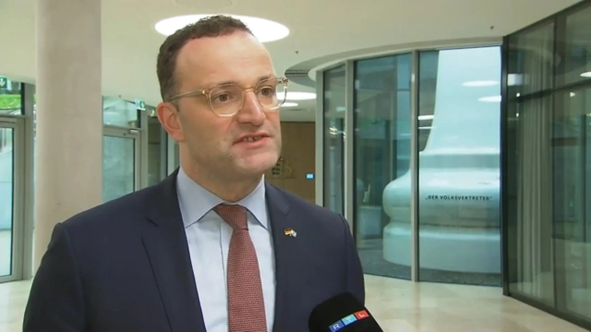 Irreguläre Migration mit physischer Gewalt bekämpfen ? Spahn wählt kritische Worte!