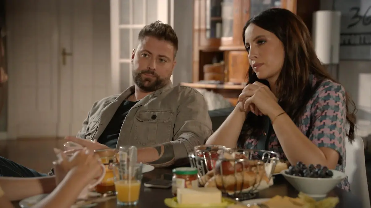 John und Laura sorgen sich um Emily.