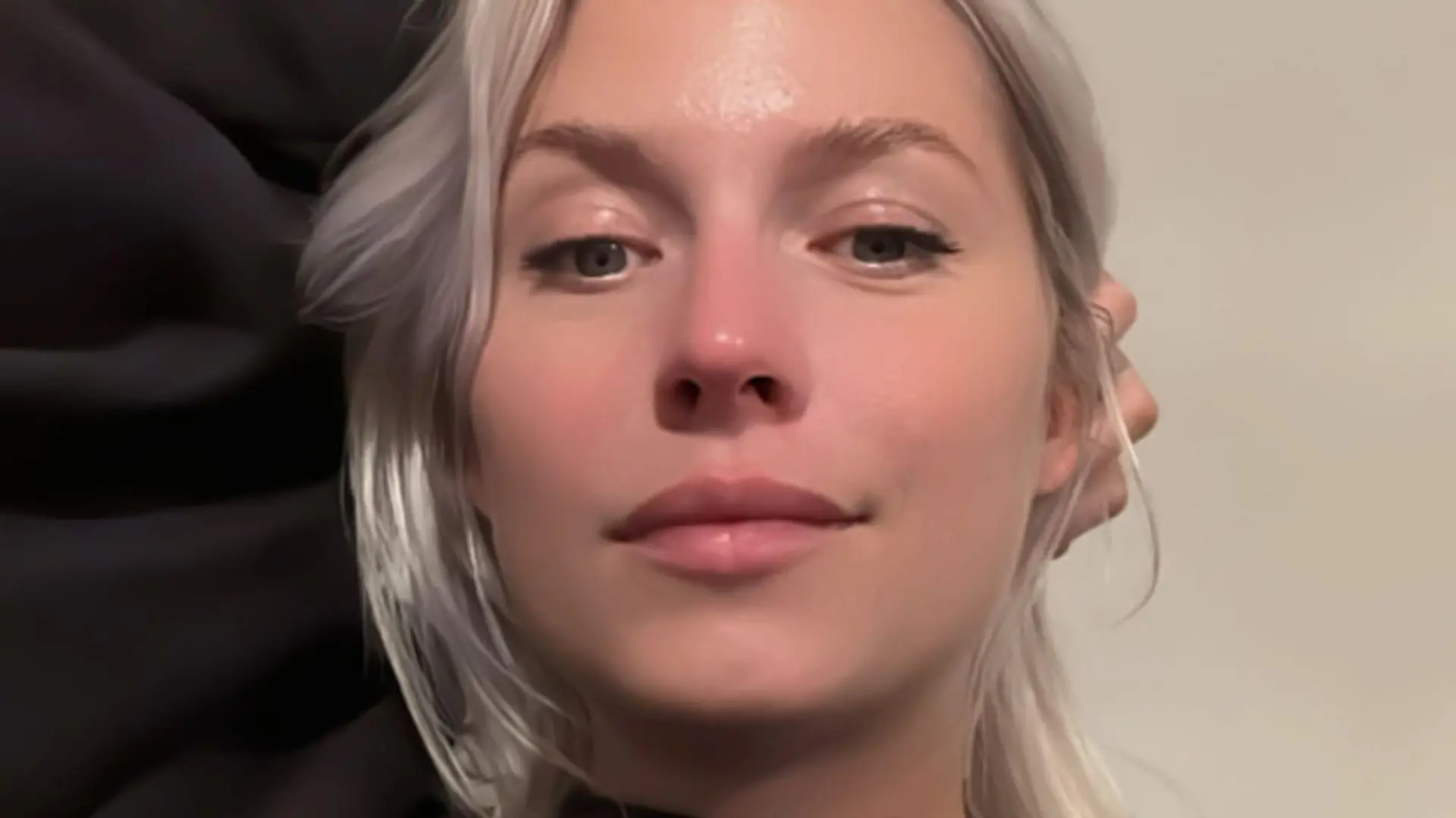 Mit diesem Schnappschuss meldet Lena sich bei ihren Fans zurück.