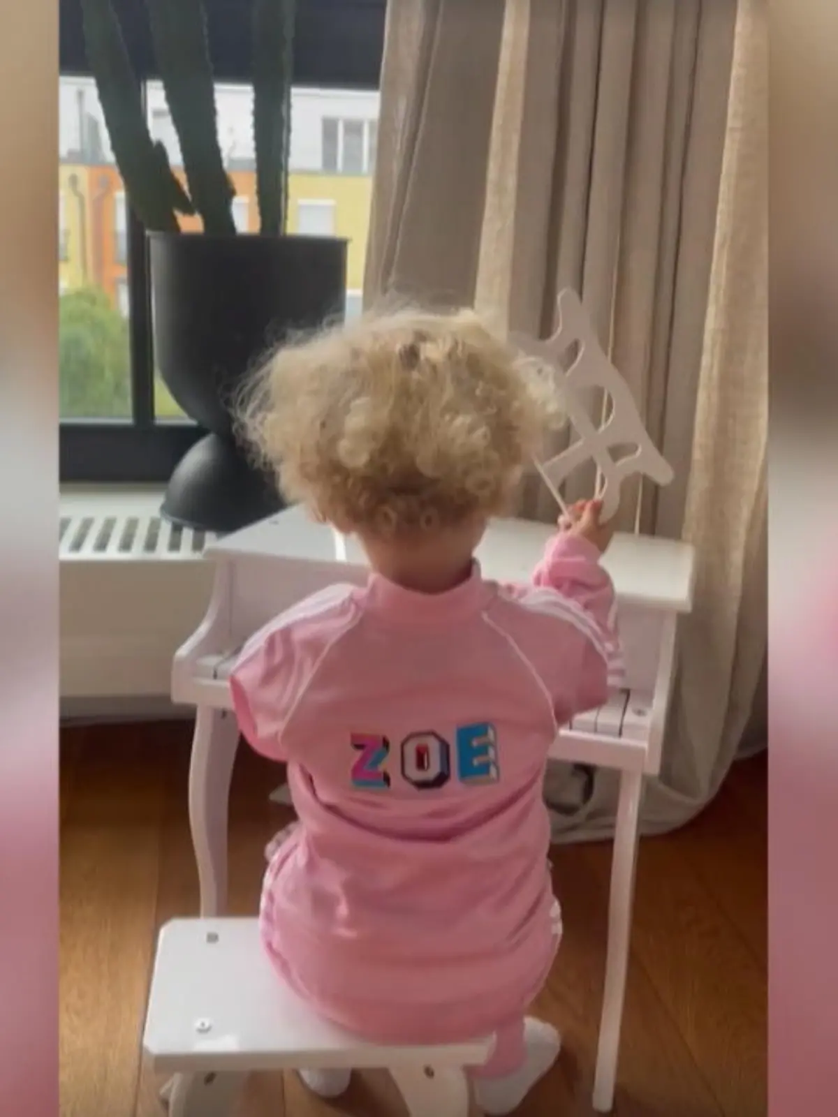 Bild zu: "Lena Gerckes Tochter beweist Talent"