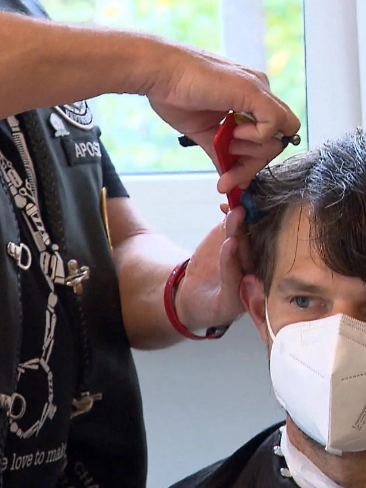 Bild zu: "Haare schneiden für den guten Zweck"