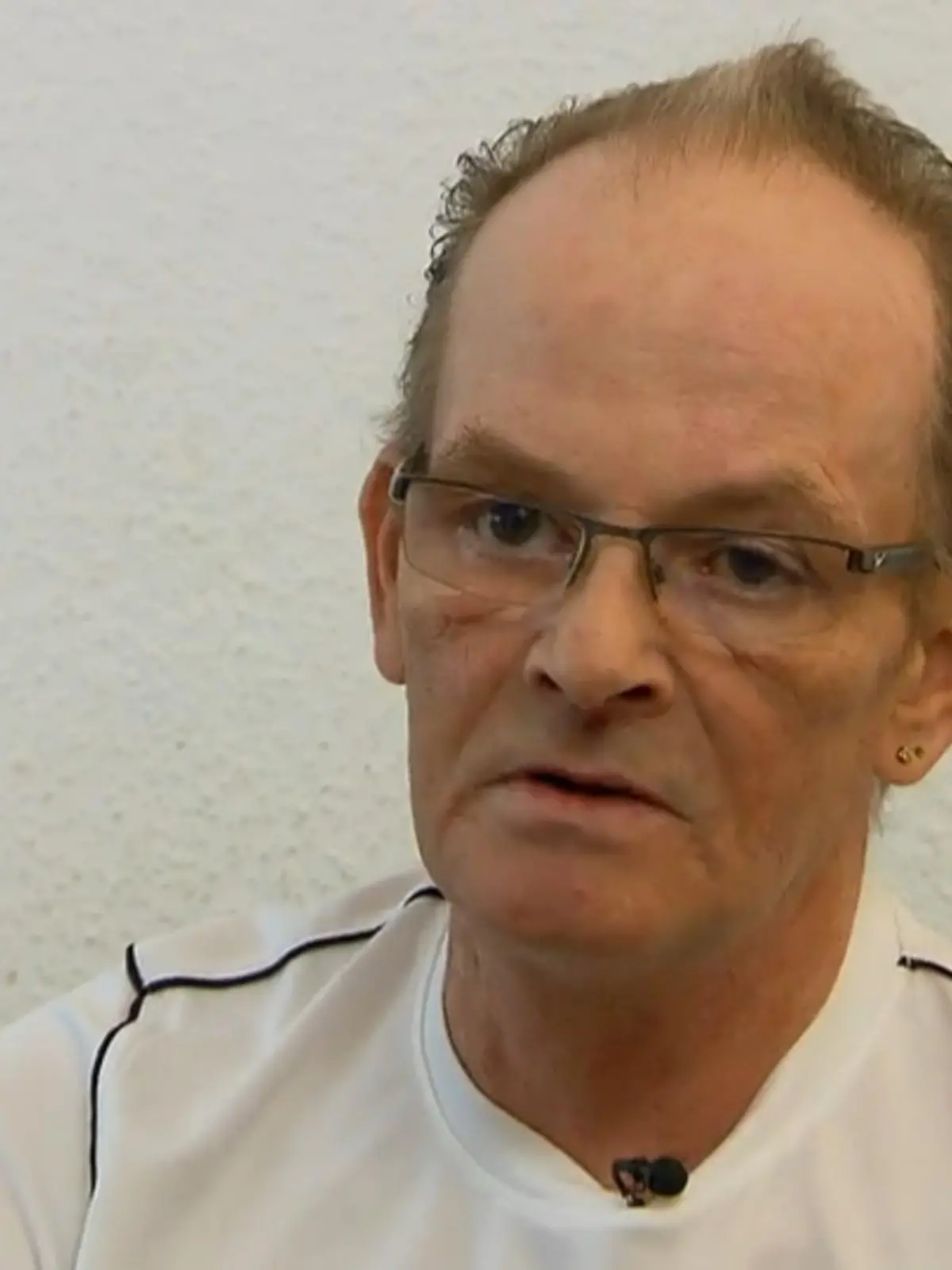 Hermann Schulte-Haves wollte doch nur sein Handy wechseln. Nie hätte er sich träumen lassen, welch einen Rattenschwanz das nach sich ziehen würde. Doch: Drei Monate lang kommt er nicht an sein Geld – seine Bank hat sein Konto gesperrt! Kann RTL helfen?
