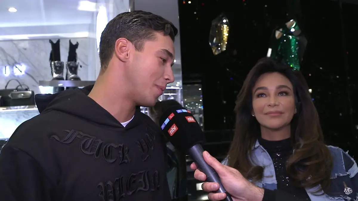 Wie ist das, wenn sich die Mama „Super-MILF" nennt? Diego Pooth im Interview