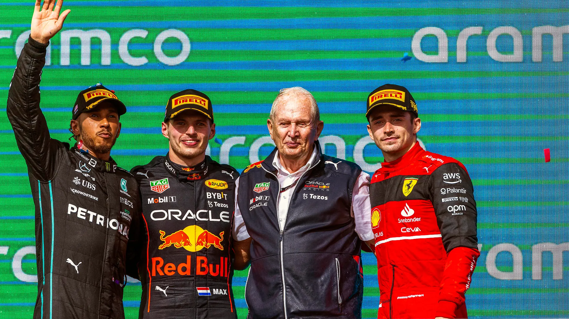  Formula 1 2022: United States GP CIRCUIT OF THE AMERICAS, UNITED STATES OF AMERICA - OCTOBER 23: Sir Lewis Hamilton, Mercedes AMG, 2nd position, Max Verstappen, Red Bull Racing, 1st position, Helmut Marko, Consultant, Red Bull Racing, and Charles Leclerc, Ferrari, 3rd position, on the podium during the United States GP at Circuit of the Americas on Sunday October 23, 2022 in Austin, United States of America. Photo by Sam Bloxham / LAT Images Images PUBLICATIONxINxGERxSUIxAUTxHUNxONLY GP2219_150657_V6A5178