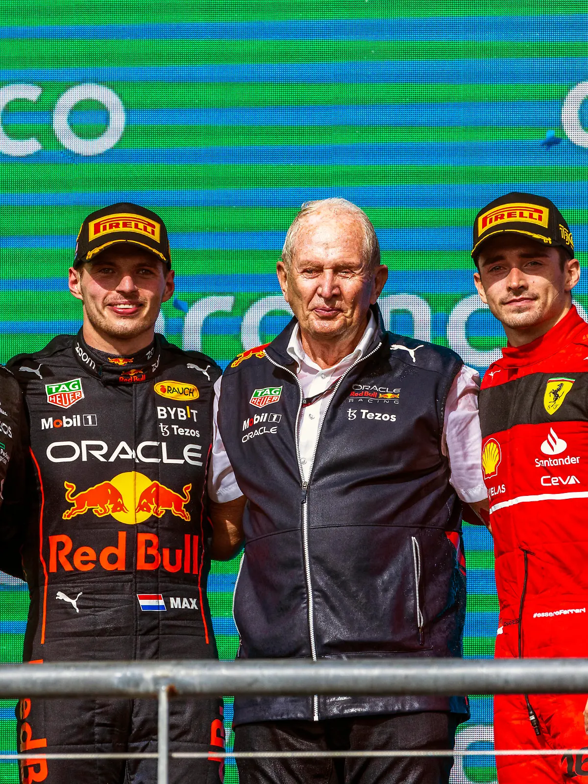  Formula 1 2022: United States GP CIRCUIT OF THE AMERICAS, UNITED STATES OF AMERICA - OCTOBER 23: Sir Lewis Hamilton, Mercedes AMG, 2nd position, Max Verstappen, Red Bull Racing, 1st position, Helmut Marko, Consultant, Red Bull Racing, and Charles Leclerc, Ferrari, 3rd position, on the podium during the United States GP at Circuit of the Americas on Sunday October 23, 2022 in Austin, United States of America. Photo by Sam Bloxham / LAT Images Images PUBLICATIONxINxGERxSUIxAUTxHUNxONLY GP2219_150657_V6A5178