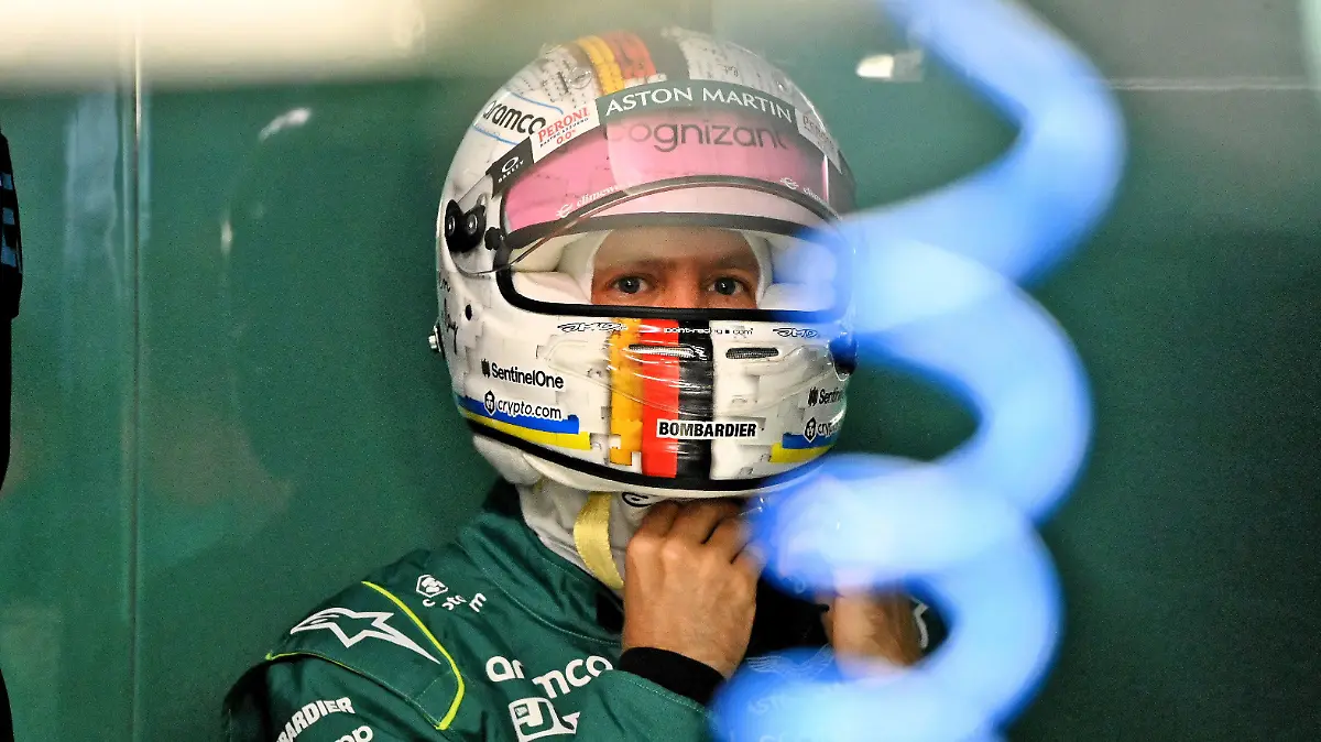 Formula 1 2022: Hungarian GP HUNGARORING, HUNGARY - JULY 30: Sebastian Vettel, Aston Martin during the Hungarian GP at Hungaroring on Saturday July 30, 2022 in Budapest, Hungary. Photo by Mark Sutton / Sutton Images Images PUBLICATIONxINxGERxSUIxAUTxHUNxONLY GP2213_115116MS1_7654-1