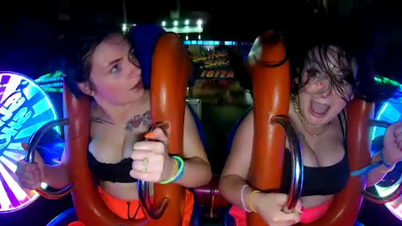 Karussell schickt Schwestern schlafen