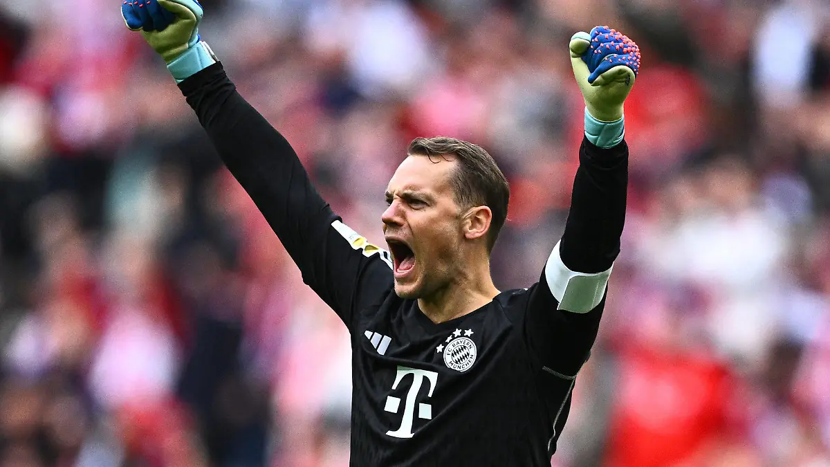 28.10.2023, Bayern, München: Fußball: Bundesliga, FC Bayern München - SV Darmstadt 98, 9. Spieltag, Allianz Arena: Torwart Manuel Neuer von Bayern München reagiert nach einem Tor, das nicht gewertet wurde. WICHTIGER HINWEIS: Gemäß den Vorgaben der DFL Deutsche Fußball Liga bzw. des DFB Deutscher Fußball-Bund ist es untersagt, in dem Stadion und/oder vom Spiel angefertigte Fotoaufnahmen in Form von Sequenzbildern und/oder videoähnlichen Fotostrecken zu verwerten bzw. verwerten zu lassen. Foto: Tom Weller/dpa +++ dpa-Bildfunk +++