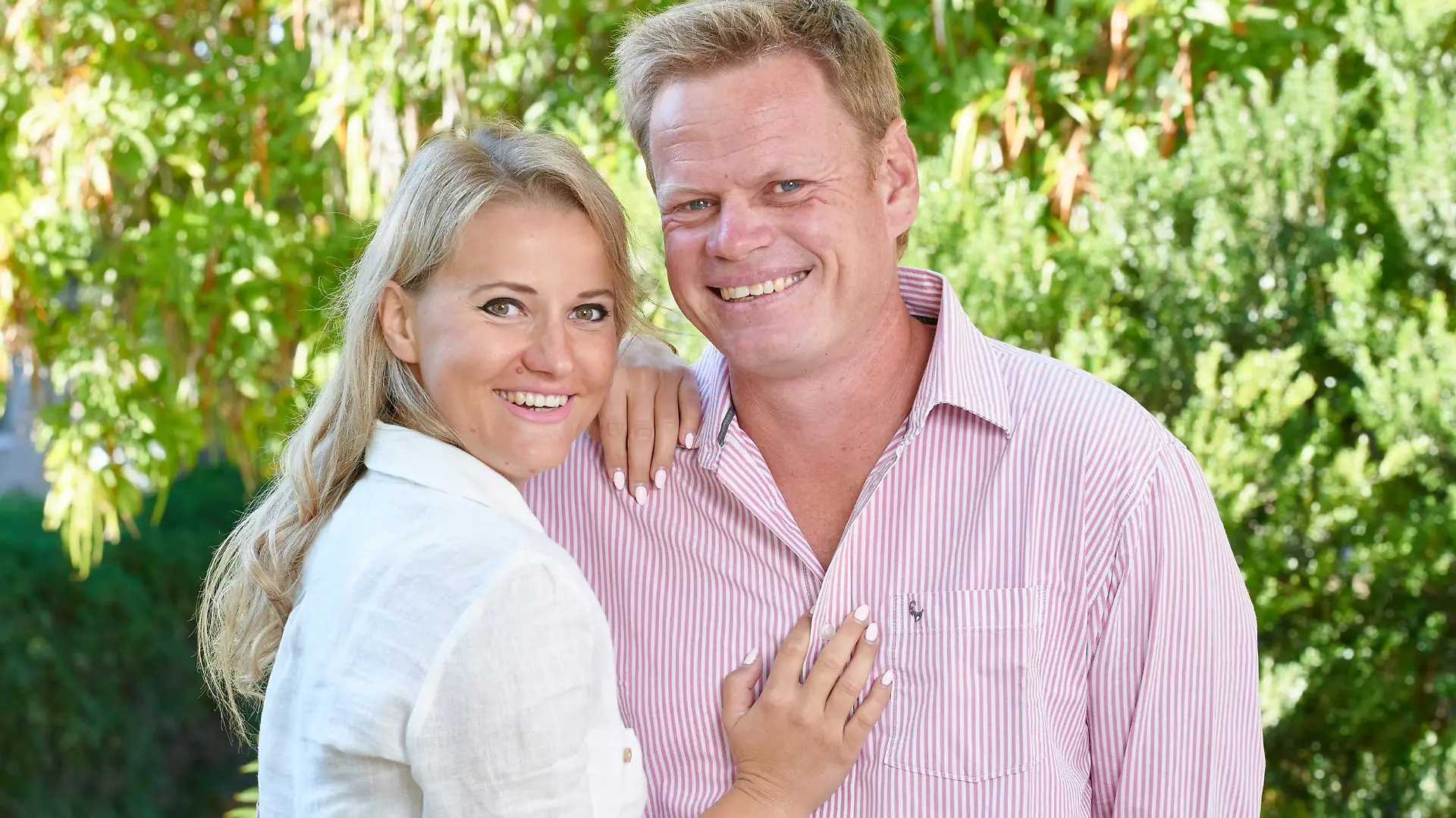 Farmer Jörn (38) aus Namibia und Oliwia (28, Übersetzerin) verbringen zusammen die Hofwoche auf Jörns Farm in Namibia.
Verwendung der Bilder für Online-Medien ausschließlich mit folgender Verlinkung: "Alle Infos zu "Bauer sucht Frau" im Special bei RTL.de: https:// www.rtl.de/cms/sendungen/bauer-sucht-frau.html