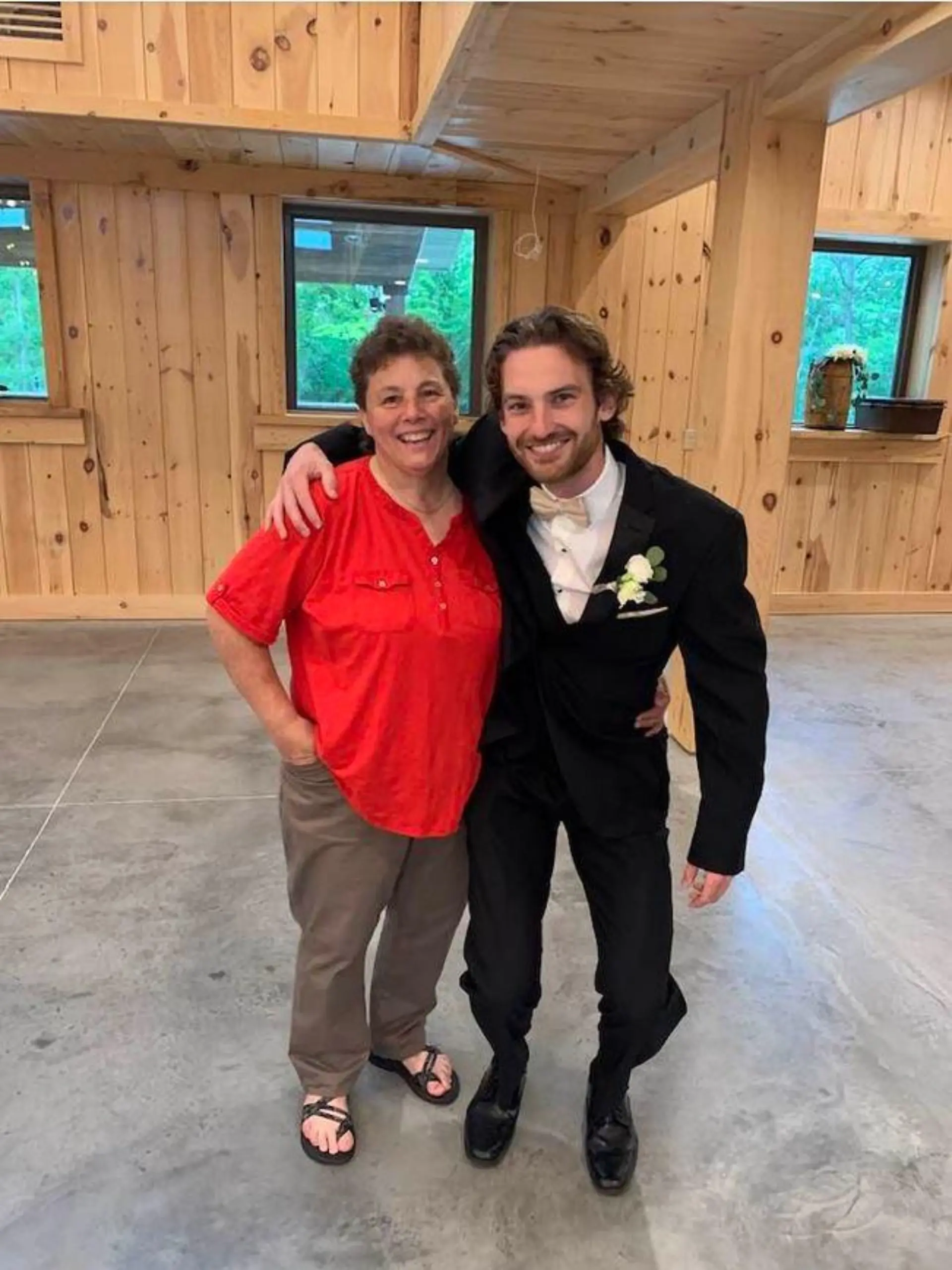 Kari Johnson mit ihrem Sohn Adam.