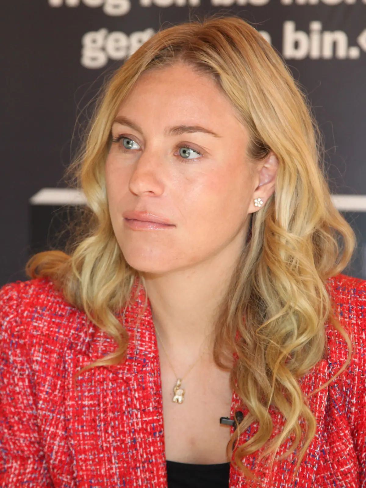 Schwangere Angelique Kerber bei der Buchpräsentation "Eine Frage des Willens" als Autobiografie von und mit der deutschen Tennisspielerin Angelique Kerber am 3. Oktober 2022 im Cafe Reitschule in München. Im Bild: Angelique Kerber


***Pregnant Angelique Kerber at the book presentation "A Question of Will" as an autobiography by and with the German tennis player Angelique Kerber on October 3, 2022 at Cafe Reitschule in Munich. In the picture: Angelique Kerber***