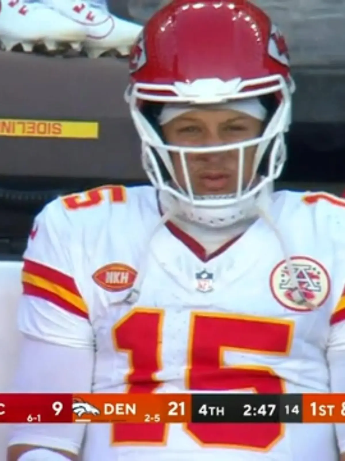 Schnee, Spannung und ein Kranker Patrick Mahomes!

Dieses Spiel hatte alles zu bieten! Mahomes, Kelce und die Superstars der Kansas City Chiefs waren zu Gast im verschneiten Denver und bekamen ordentlich auf die Wintermütze!