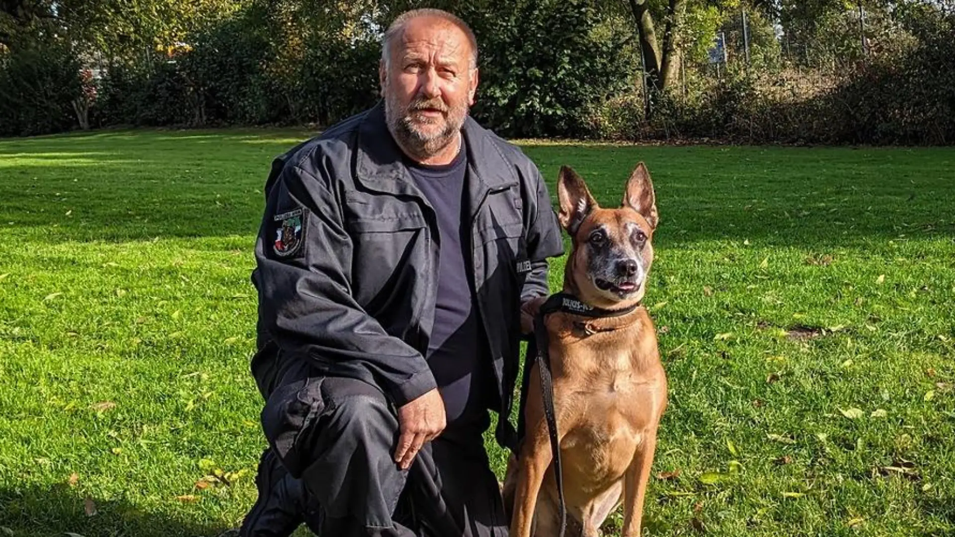 Diensthundführer Frank Karkowski und Polizeihund Günni gehen in Pension