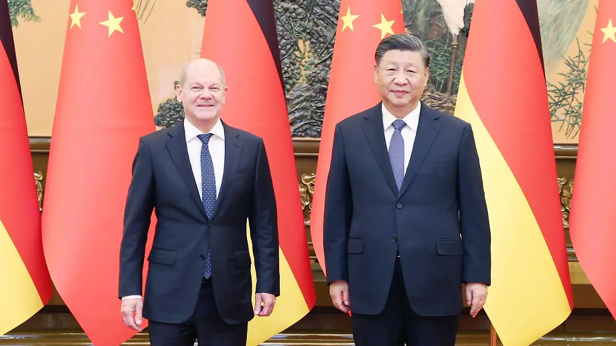 221104 -- BEIJING, Nov. 4, 2022 -- Chinese President Xi Jinping meets with German Chancellor Olaf Scholz on his official visit to China at the Great Hall of the People in Beijing, capital of China, Nov. 4, 2022. CHINA-BEIJING-XI JINPING-GERMANY-CHANCELLOR-MEETING CN YaoxDawei PUBLICATIONxNOTxINxCHN