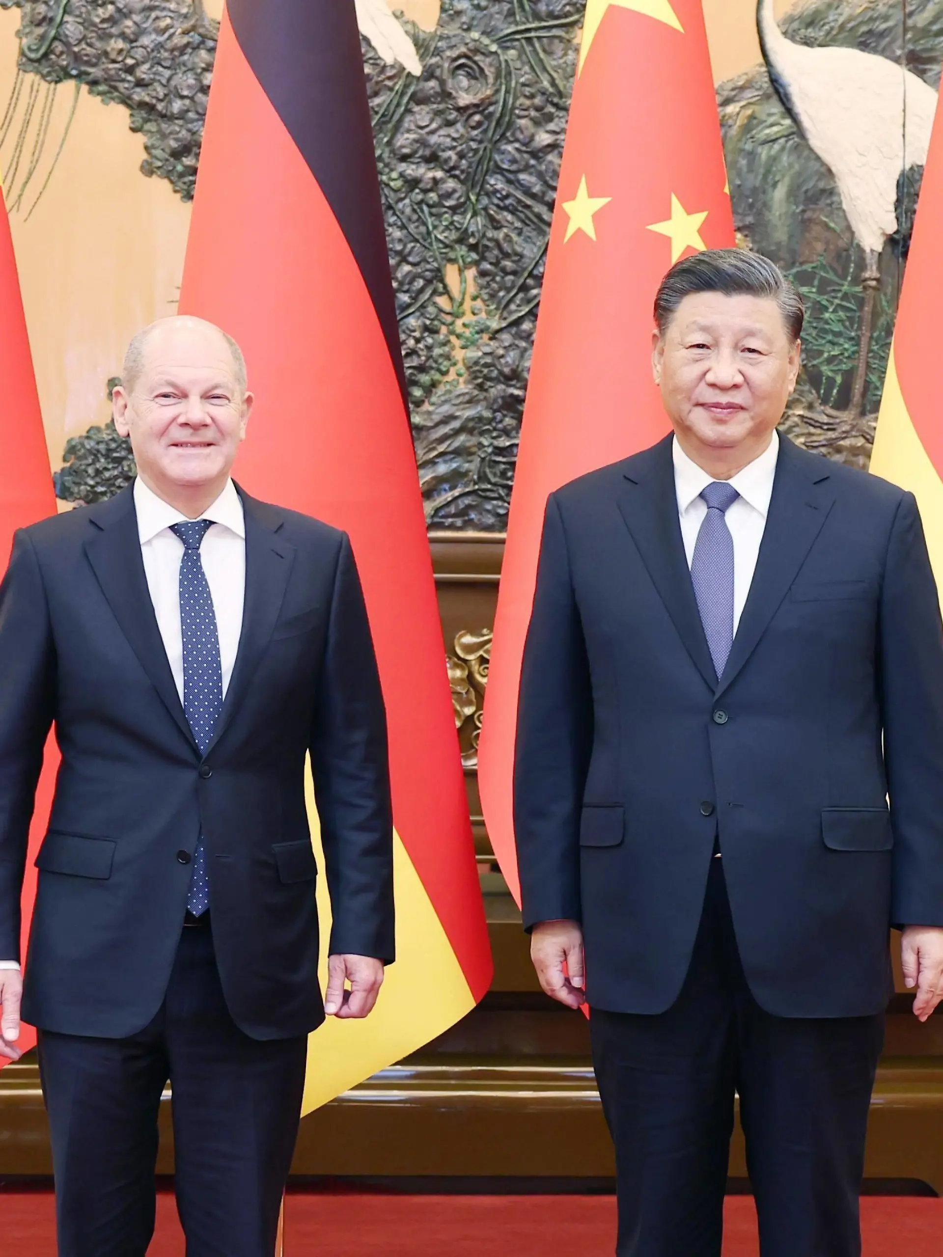  221104 -- BEIJING, Nov. 4, 2022 -- Chinese President Xi Jinping meets with German Chancellor Olaf Scholz on his official visit to China at the Great Hall of the People in Beijing, capital of China, Nov. 4, 2022.  CHINA-BEIJING-XI JINPING-GERMANY-CHANCELLOR-MEETING CN YaoxDawei PUBLICATIONxNOTxINxCHN