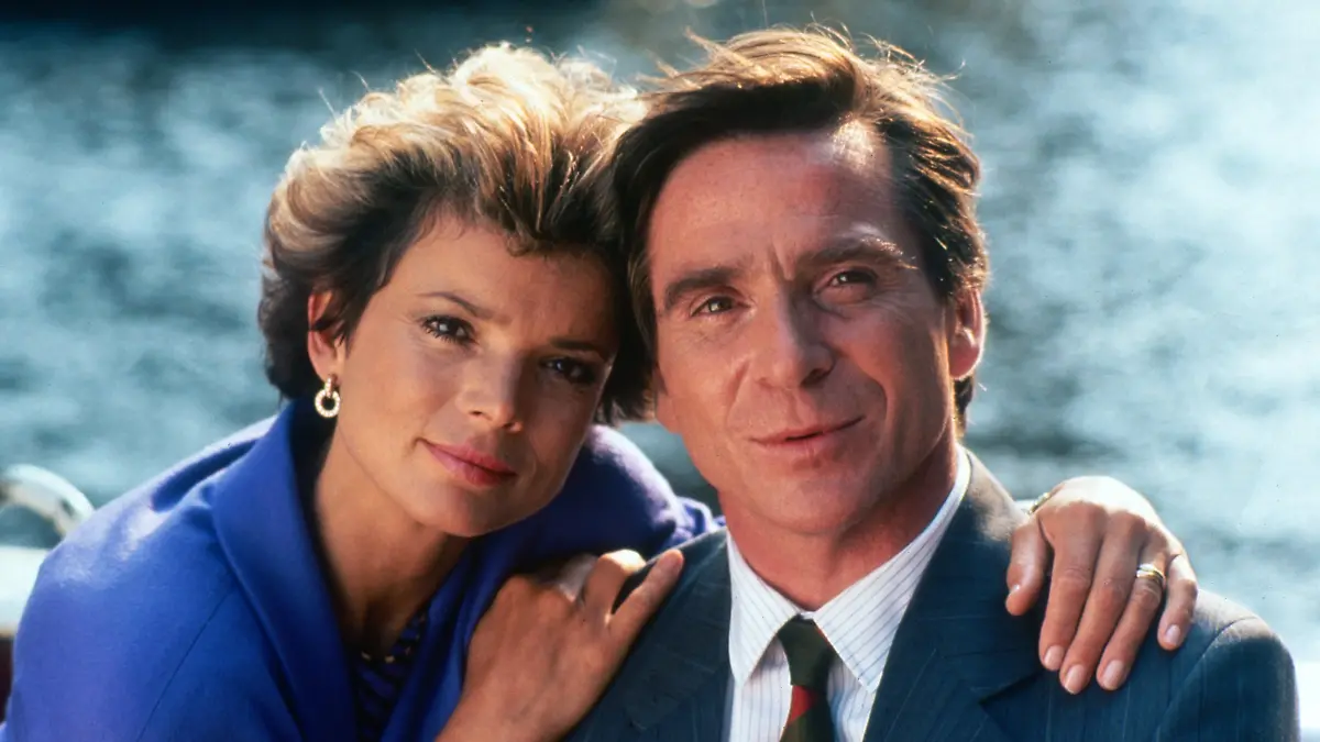 Zwei Münchner in Hamburg, Fernsehserie, Deutschland 1989 - 1993, Darsteller: Uschi Glas, Elmar Wepper (Photo by Kindermann/United Archives via Getty Images)