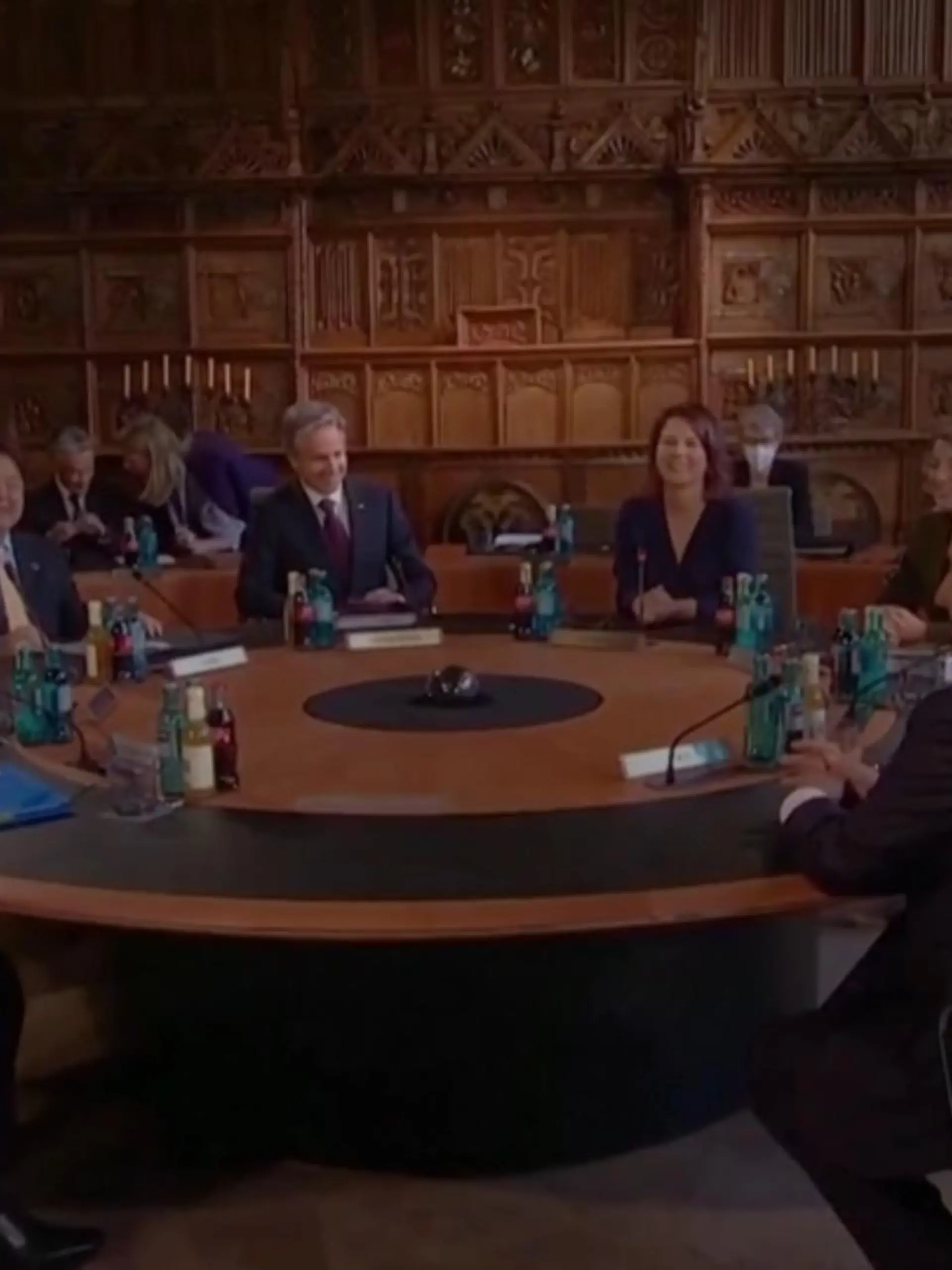 Es geht weiter beim Gipfel der G7-Länder in Münster. Auch heute haben sich wieder die Außenminister von sieben mächtigen Staaten zusammengesetzt. Besonders im Fokus standen heute der Ukrainekrieg und die Proteste im Iran.