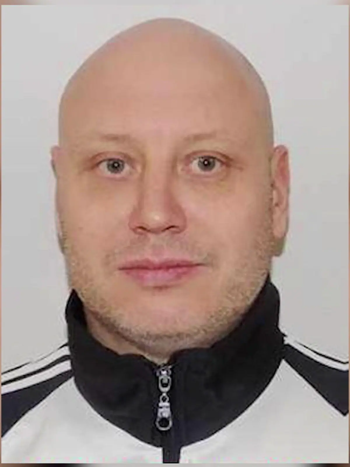 Seit Montag haben die 21.000 Einwohner von Germersheim (Rheinland-Pfalz) keine ruhige Minute mehr: Ein verurteilter Mörder (43) ist aus dem Gefängnis entkommen und seitdem auf der Flucht. Am Mittwoch fehlte von ihm weiter jede Spur.