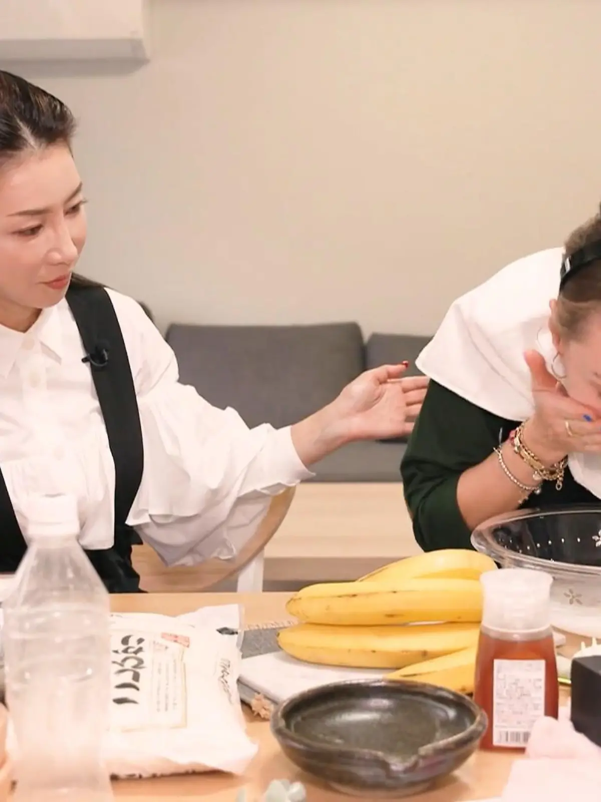 Knapp 7 Millionen Frauen leben in Tokyo. Viele sehen extrem jung aus, sind makellose Schönheiten. Für Frauen, die älter als 35 Jahre sind, aber deutlich jünger aussehen, gibt es sogar eine eigene Bezeichnung: Bimajos. RTL ist unterwegs in Japan und auf den Spuren der Frauen, die scheinbar nicht altern. 