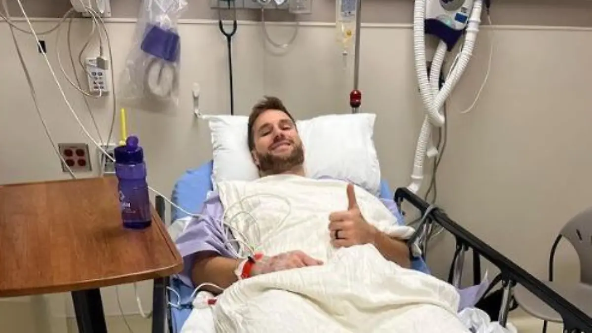 Tapfer liegt NFL-Mann Kirk Cousins auf dem Krankenbett