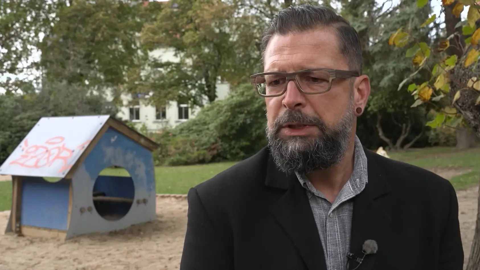 OB schlägt Schüler (13) ins Gesicht