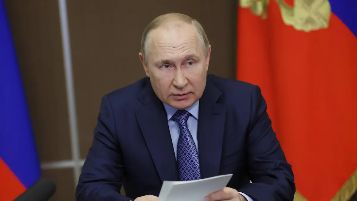  Russia Putin Armed Forces Needs Support Council 8309567 02.11.2022 Russian President Vladimir Putin chairs a meeting of the coordination council to meet the needs of Russia s Armed Forces via a video conference in Sochi, Krasnodar region, Russia. Mikhail Metzel / POOL Sochi Krasnodar region Russia PUBLICATIONxINxGERxSUIxAUTxONLY Copyright: xMikhailxMetzelx