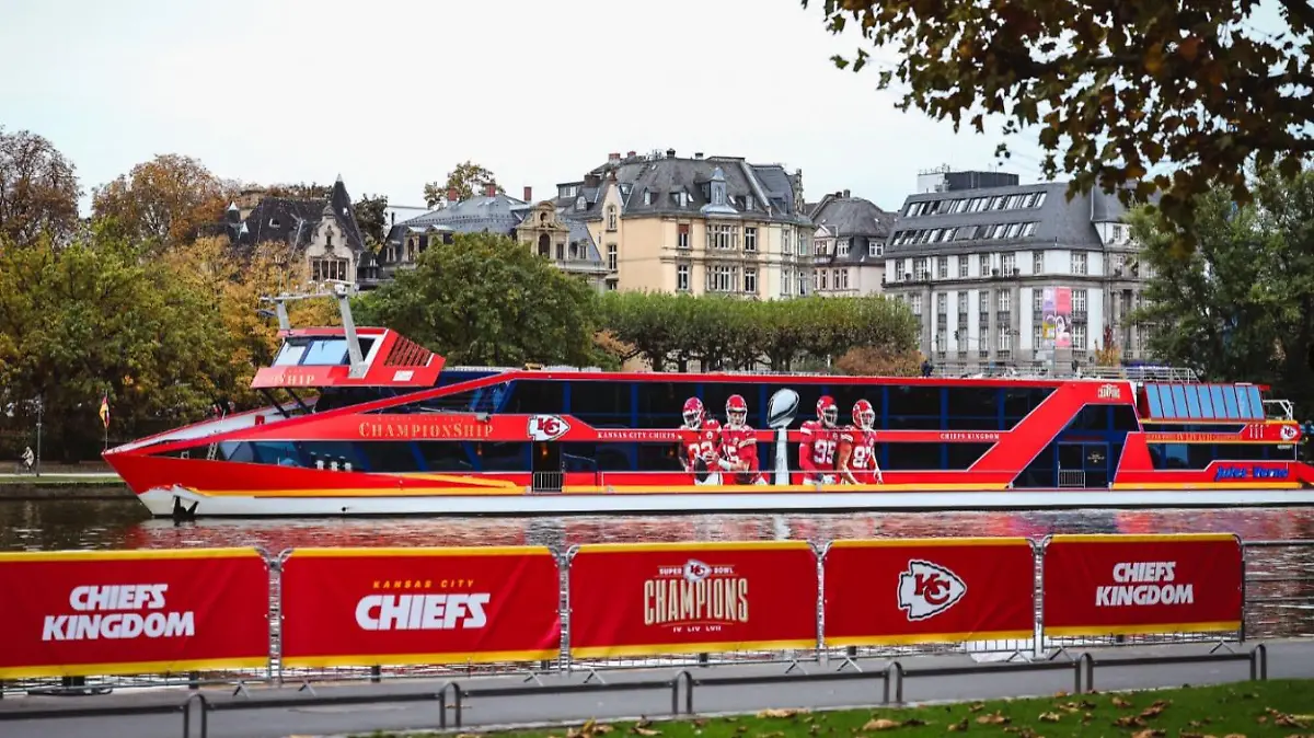 Das Champion-Ship der Chiefs schippert durch Frankfurt