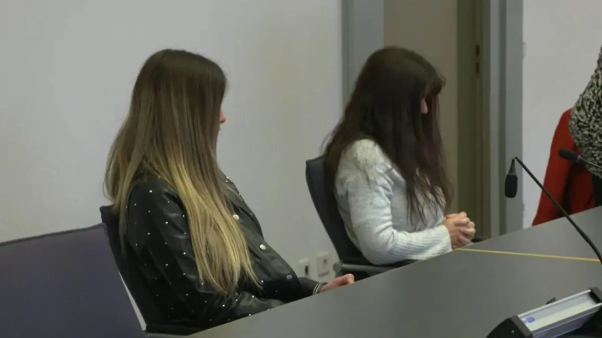 Petra F. und ihre Tochter Stefanie F. wurden vor Gericht wegen eines vorgetäuschten Überfalls auf einen Geldtransporter verurteilt - auch Karl B. erhielt eine Haftstrafe.