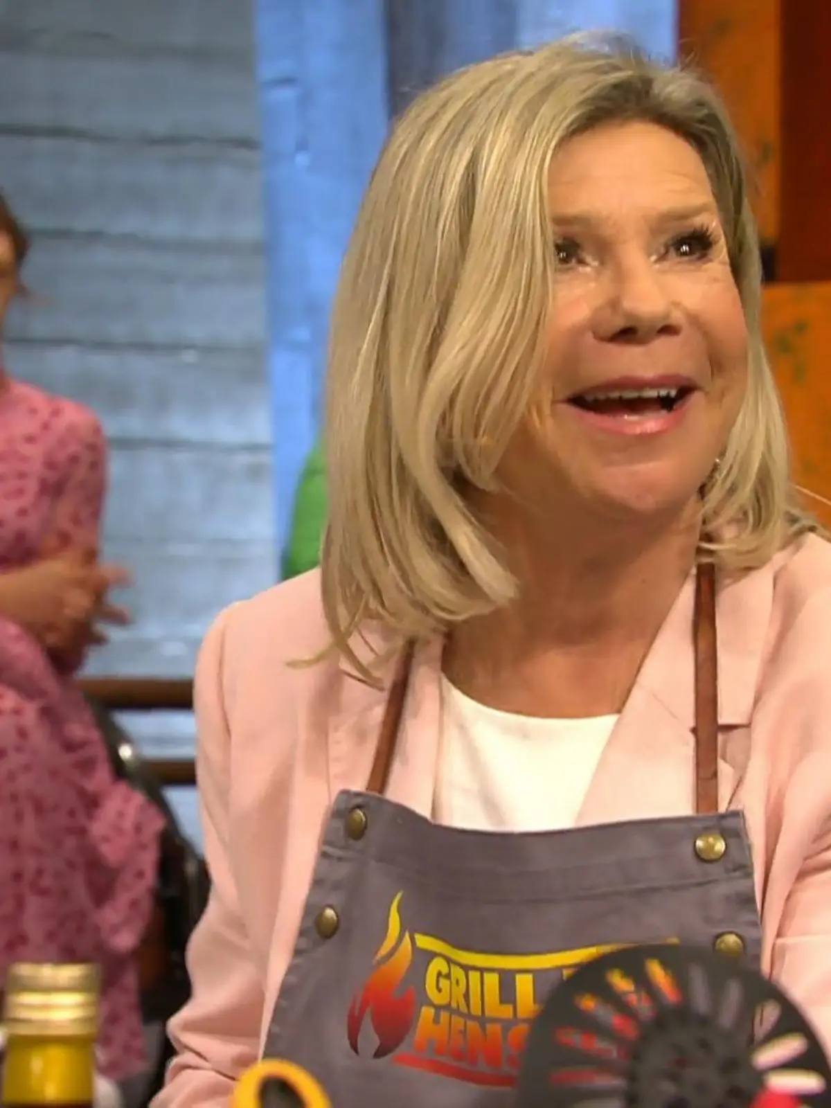 Wenn man 50 Jahre als Paar so erfolgreich zusammen war und auch noch gemeinsam eine Karriere aufgebaut hat, "dann ist das doch eine Leistung!", meint Marianne stolz. Und wenn sie es nun auch noch schaffen, den Henssler zu grillen, ist die Erfolgsstory perfekt. Im nächsten Jahr feiern Marianne und Michael 50-jähriges Bühnen-Jubiläum - und nehmen dies zum Anlass, auch ihren Abschied von der Volksmusik-Bühne zu nehmen.