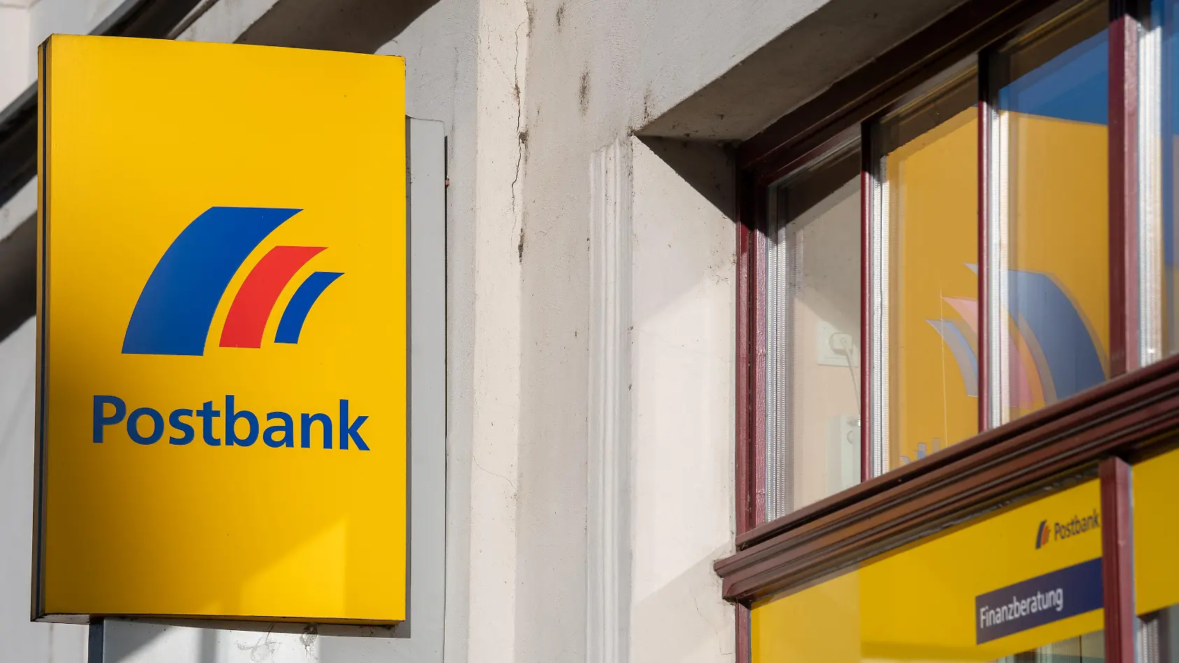 Bald Kahlschlag bei der Postbank?