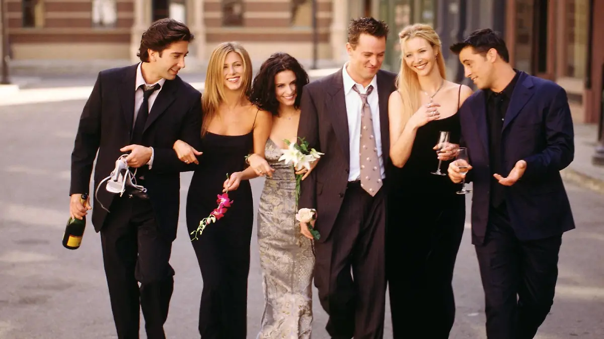 Film Still from Friends David Schwimmer, Jennifer Aniston, Courteney Cox Arquette, Matthew Perry, Lisa Kudrow, Phoebe Buffay, Matt LeBlanc circa 1998 PUBLICATIONxINxGERxSUIxAUTxONLY 30996527