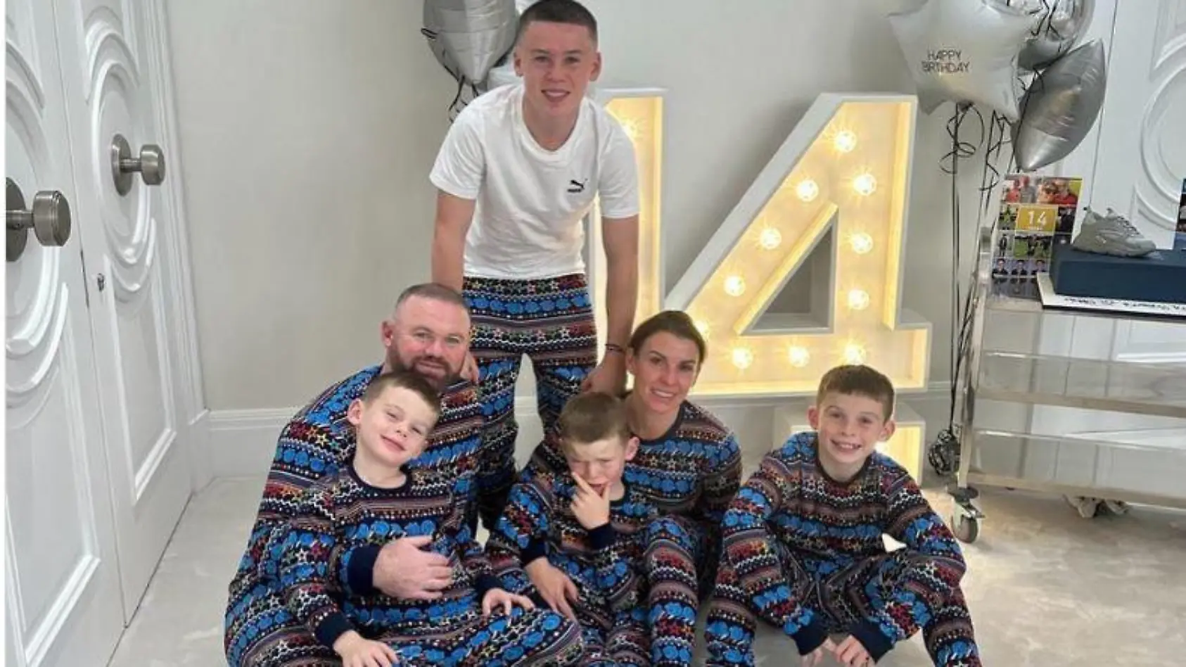 Süße Pyjama-Party bei England-Legende Wayne Rooney