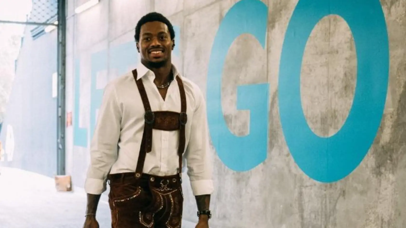 Dolphins-Star kommt in Lederhose!