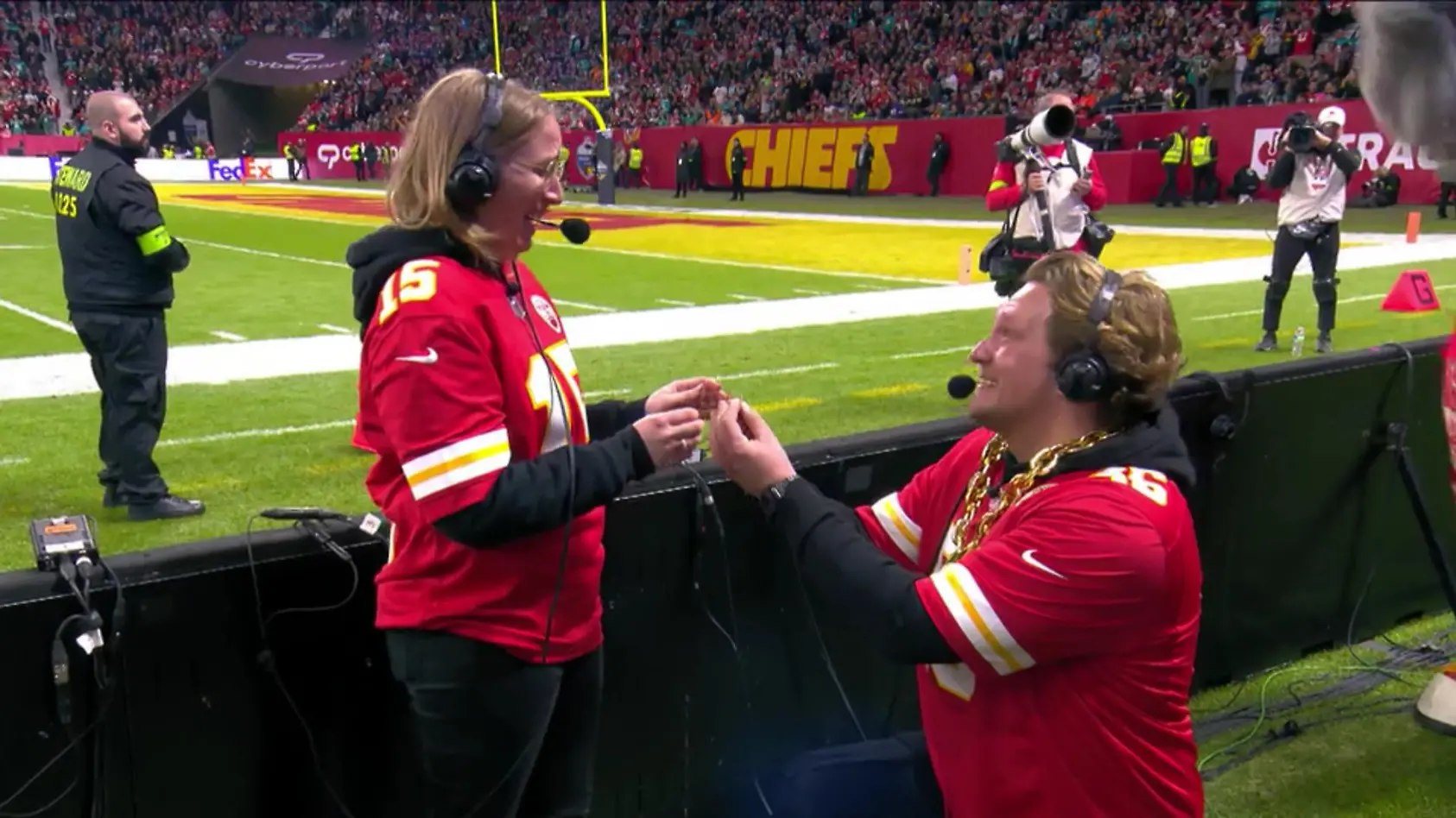 SIE sagt Ja - und ER knutscht wen anders