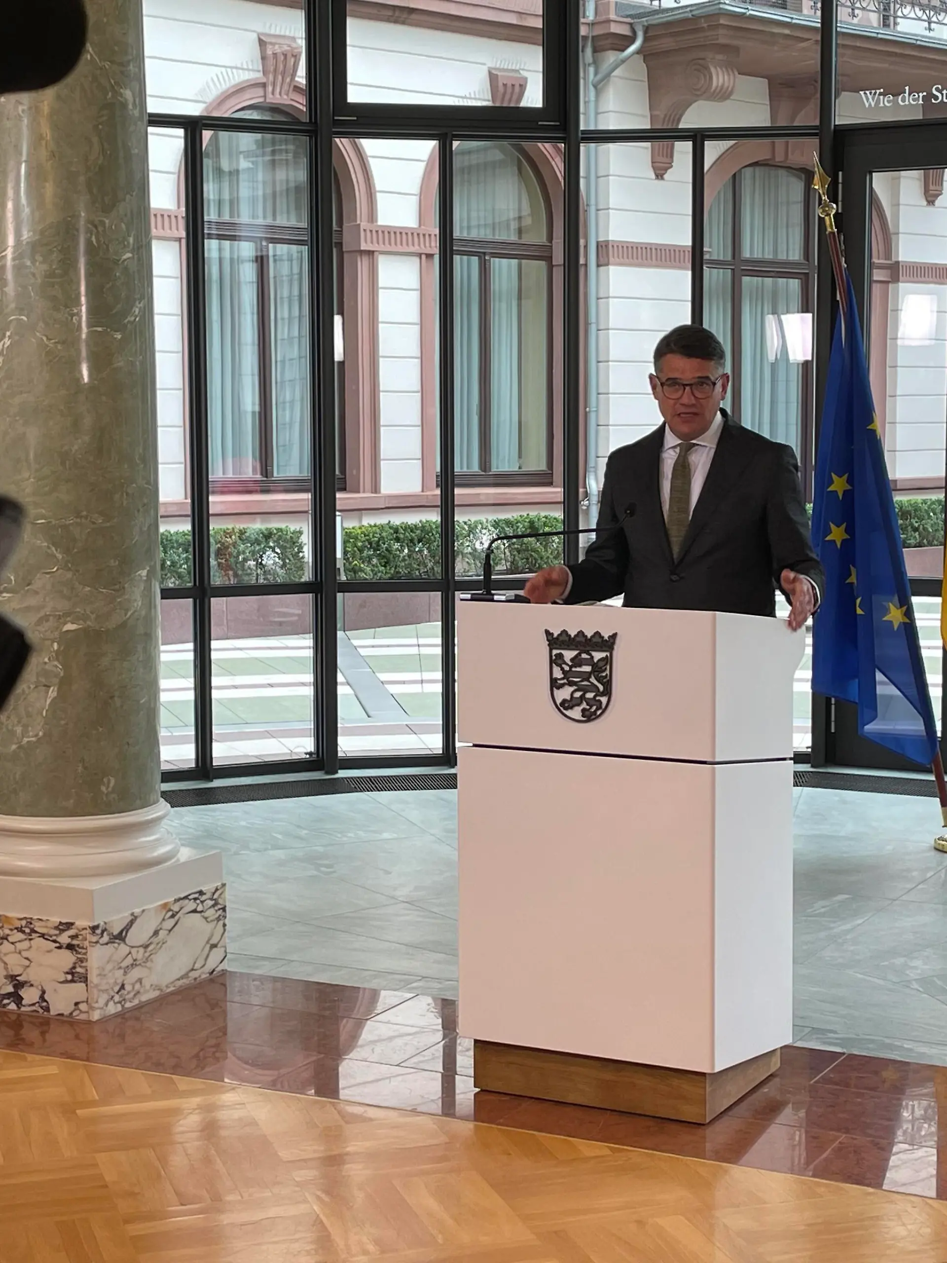Hessens Ministerpräsident Boris Rhein (CDU) im Wiesbadener Landtag.