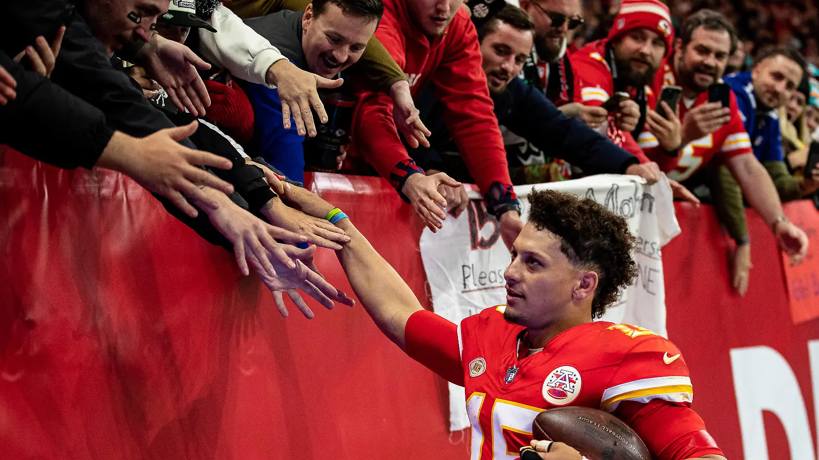 Mahomes feiert die deutschen NFL-Fans