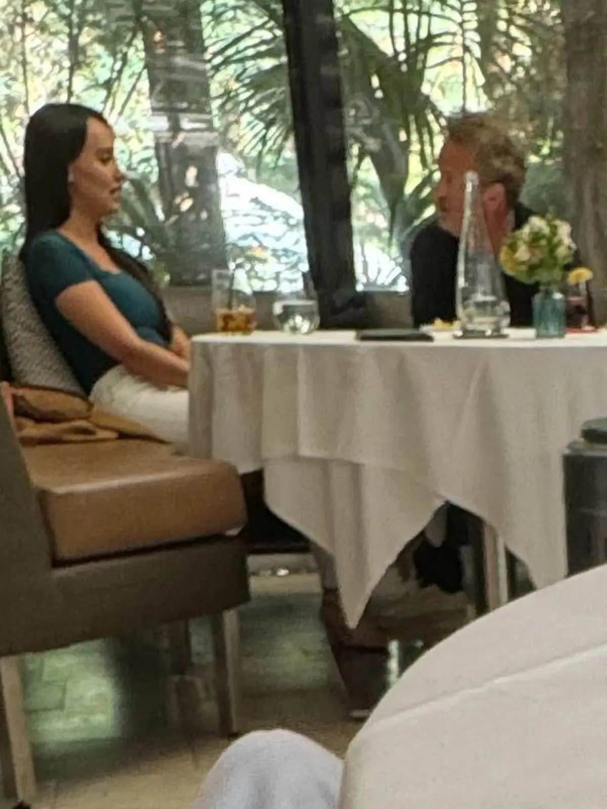 SONDERKONDITIONEN: MINDESTHONORAR: *EXCLUSIVE* Los Angeles, CA - Matthew Perry was out and about the day before he died -- doing lunch with a woman, and looked to be in good spirits .. true to what people close to him have told us about his final weeks.
TMZ obtained these photos of the "Friends" star dining out Friday afternoon at the Hotel Bel-Air .. where he shared a table with a mystery brunette.
Folks there say Matthew and his guest were seated at the table for over an hour and left together.
In the photos, Matthew is chatting her up and we're told the actor was so engaged in conversation with her, he barely touched his drink or food.
The photos were snapped Oct. 27 around 2:30 PM .. and, sadly, by the following afternoon, Matthew was dead. As we first reported, his assistant called 911 around 4 PM after finding the actor unresponsive in his hot tub.
As we first reported .. LAPD's Robbery Homicide Division is investigating the death, not because foul play is suspected, but because it's such a high-profile case.
People close to Matthew have told us "he was never happier" than he'd been recently -- full of energy, and ready to jump back into work .. having committed to act in a movie, and developing TV series ideas.
No word on who the woman in the photos is, but she might very well have been the last person to break bread with Matthew.
We discussed Matthew's legacy on the latest episode of Last Days, available on all podcast platforms.
**MANDATORY CREDIT: TMZ/BACKGRID**
Pictured: Matthew Perry
BACKGRID USA 31 OCTOBER 2023 
BYLINE MUST READ: TMZ / BACKGRID
**USA and Canada Clients Must Call for Rights**



