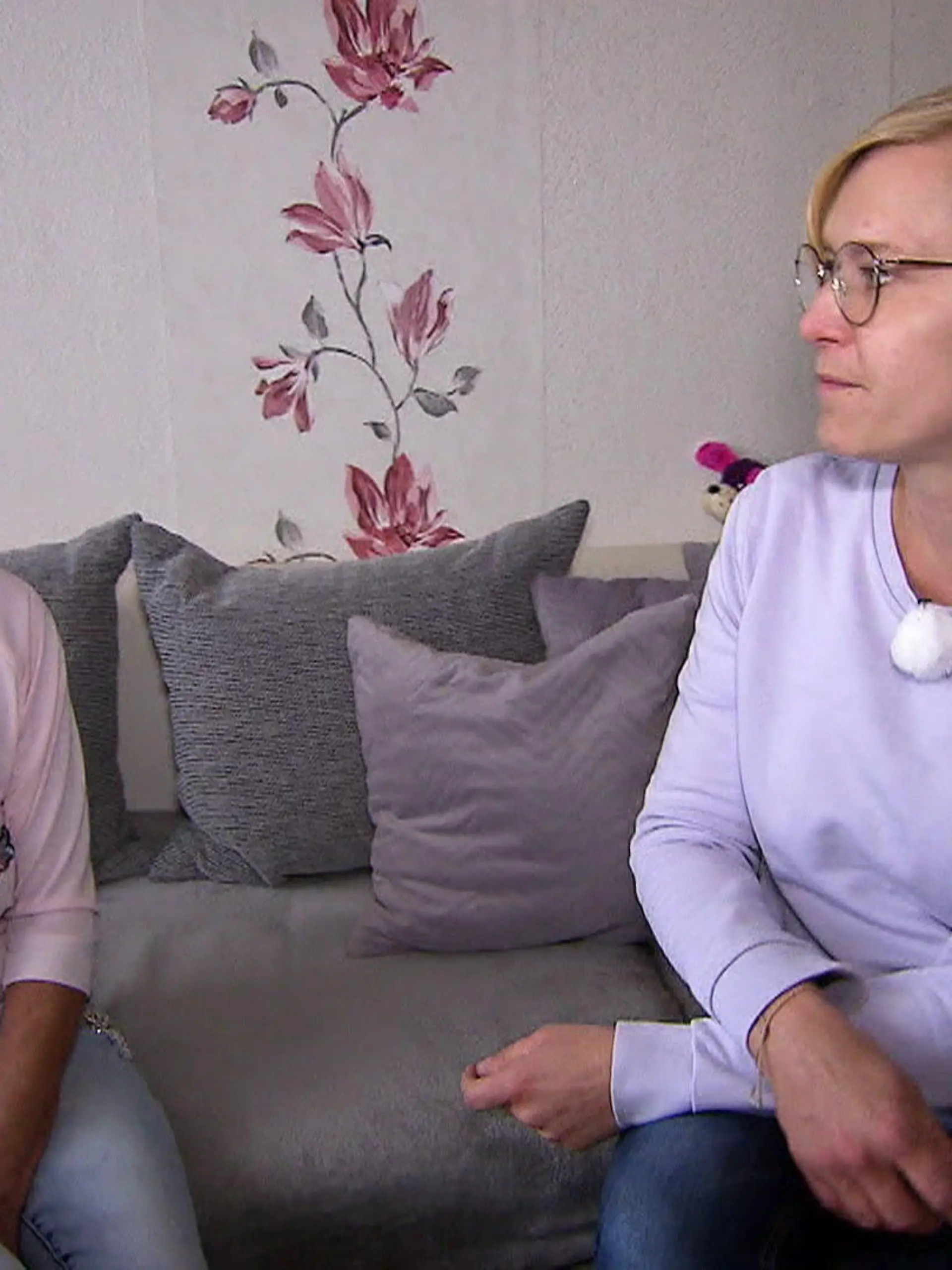 Abzüglich Miete, Fixkosten und Co. muss Rentnerin Angelika aus Jena mit rund 300 Euro im Monat auskommen, sprich etwa zehn Euro am Tag. Doch alles ist genau geplant, fremde Hilfe vom Amt? Das kommt für die 68-Jährige nicht infrage! Trotzdem hat sie große Angst.