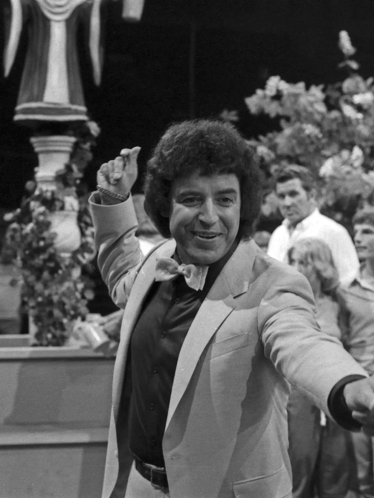 Stimmung, Stars und gute Laune, Unterhaltungsshow, Deutschland 1982, Regie: Ekkehard Böhmer, Mitwirkende: Stimmungssänger Tony Marshall