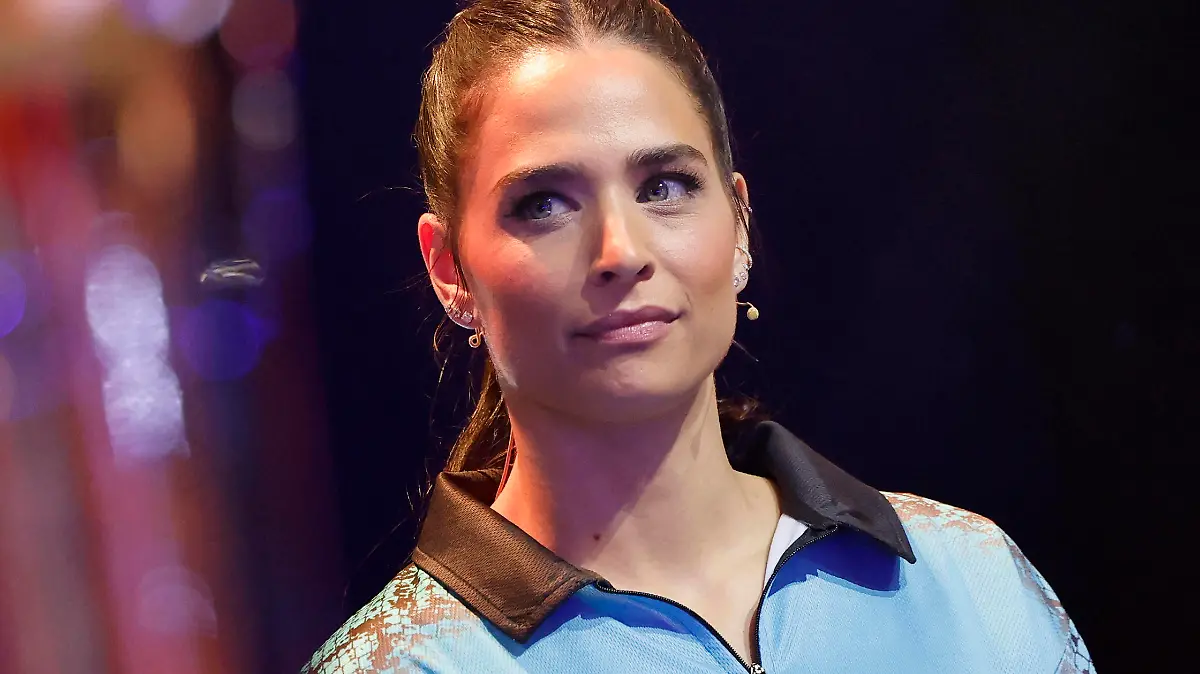 Moderatorin Amira Pocher / Austrian Powers bei der Promi-Darts-WM 2023 im Maritim Hotel. Düsseldorf, 07.01.2023 NRW Deutschland *** Presenter Amira Pocher Austrian Powers at the Celebrity Darts World Championship 2023 at the Maritim Hotel Düsseldorf, 07 01 2023 NRW Germany Copyright: xChristophxHardtx