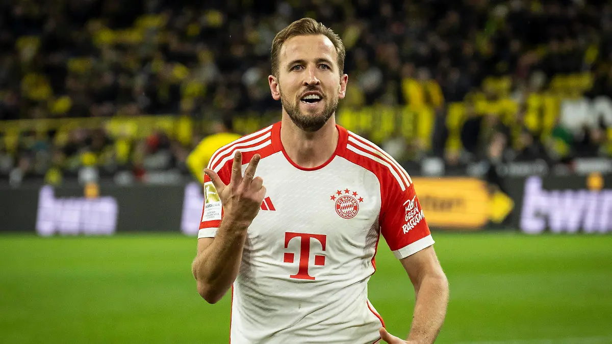Borussia Dortmund vs. FC Bayern Muenchen, 04.11.2023 Dortmund, Germany - November 4: 3rd goal for Harry Kane FC Bayern Muenchen, 9 during the Bundesliga match between Borussia Dortmund vs. FC Bayern Muenchen on matchday 10 at Signal Iduna Park on November 4, 2023 in Dortmund, Germany. DFL REGULATIONS PROHIBIT ANY USE OF PHOTOGRAPHS AS IMAGE SEQUENCES AND/OR QUASI-VIDEO. *** Borussia Dortmund vs FC Bayern Muenchen, 04 11 2023 Dortmund, Germany November 4 3rd goal for Harry Kane FC Bayern Muenchen, 9 during the Bundesliga match between Borussia Dortmund vs FC Bayern Muenchen on matchday 10 at Signal Iduna Park on November 4, 2023 in Dortmund, Germany DFL REGULATIONS PROHIBIT ANY USE OF PHOTOGRAPHS AS IMAGE SEQUENCES AND OR QUASI VIDEO Copyright: xBEAUTIFULxSPORTS/AxelxKohringx