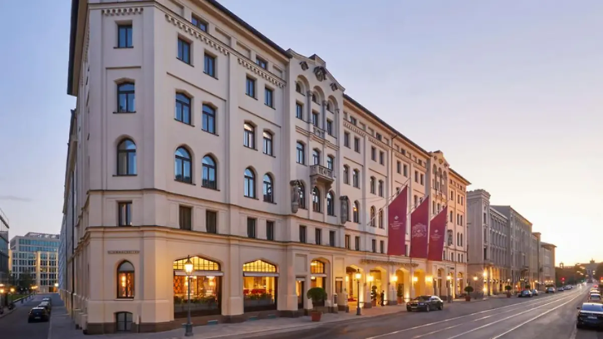 Das Hotel Vier Jahreszeiten Kempinski München gehört zu den ältesten Grandhotels der Welt.