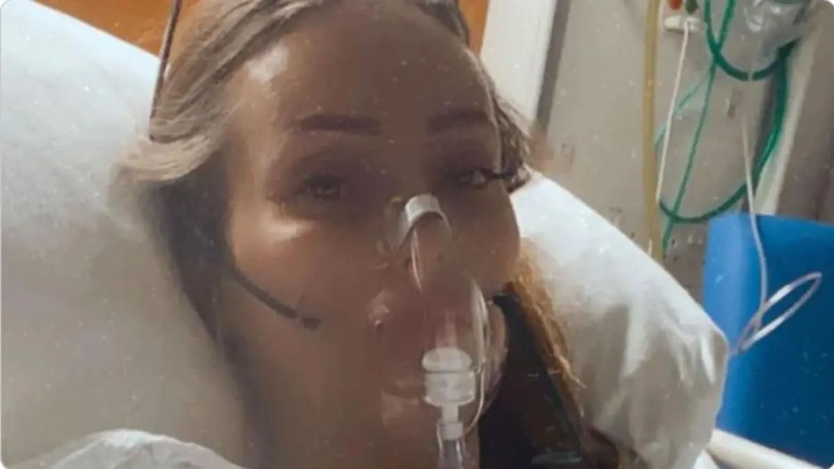 Mit diesem Bild aus dem Krankenhaus sammelt Rachels Familie Spenden für eine alternative Behandlungsform.