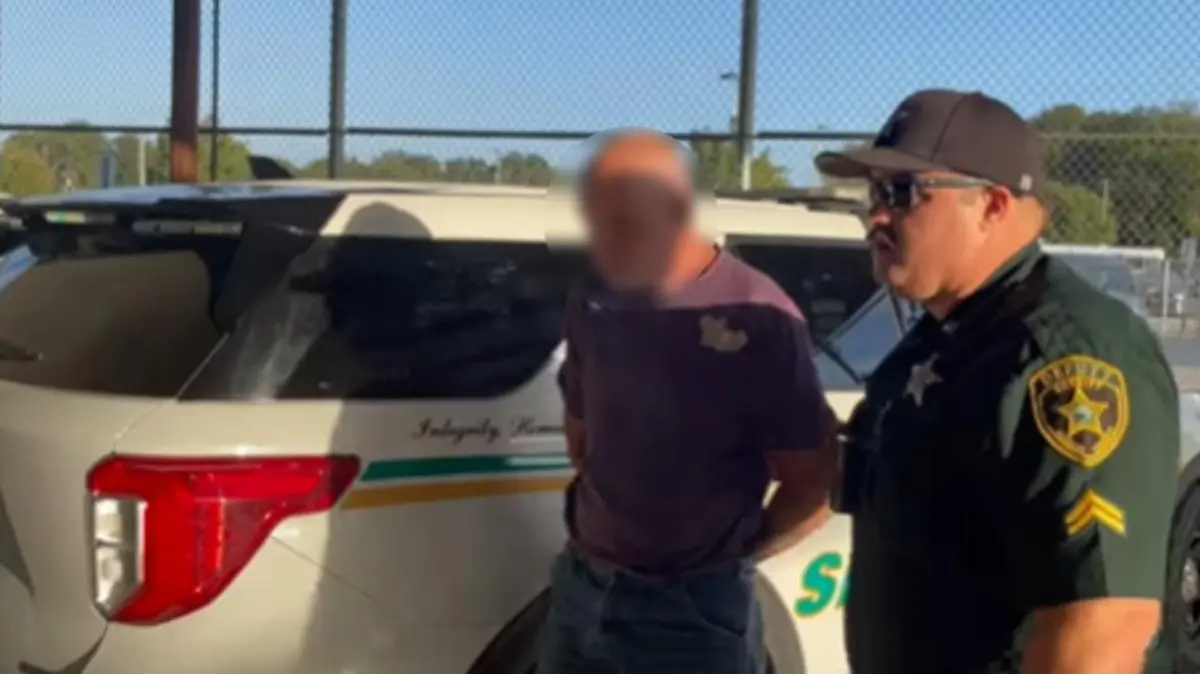 Ein grausamer Mordfall aus Florida: Ein Mann sammelt nach dem Tod seines Ehemannes Spenden für die Beerdigungskosten. Dann wird er selbst zum Verdächtigen.