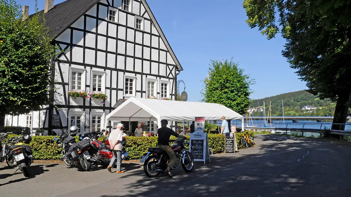 Restaurant Kalberschnacke, Listertalsperre, Olpe, Naturpark Ebbegebirge, Sauerland, Nordrhein-Westfalen, Deutschland / Lister